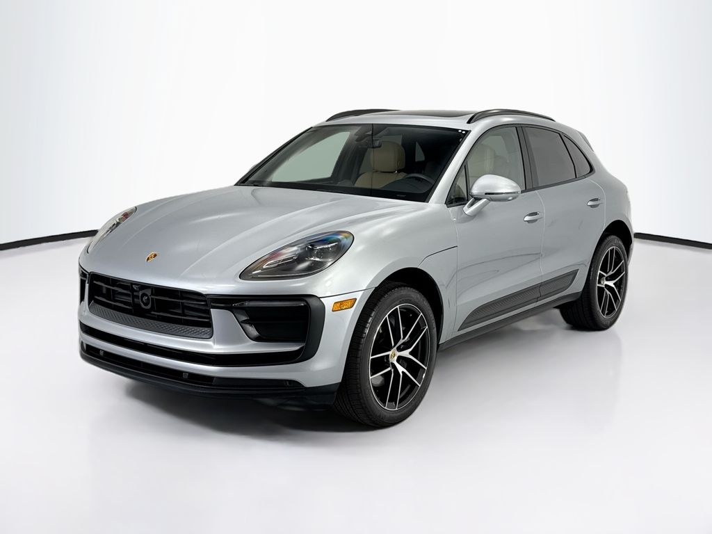 Thumbnail: 2025 Porsche Macan - 1