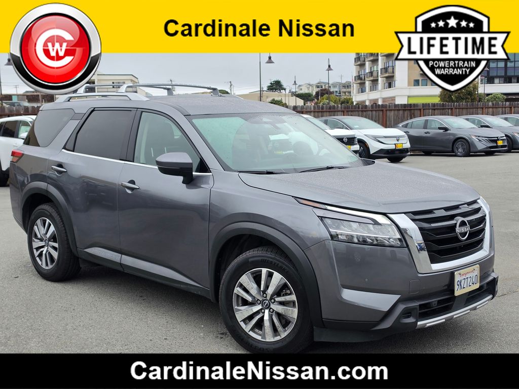 2023 Nissan Pathfinder SL