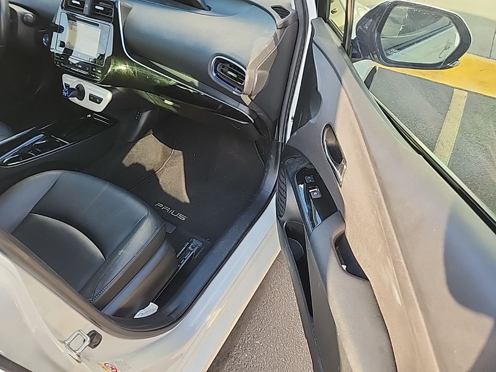 Thumbnail: 2017 Toyota Prius - 11