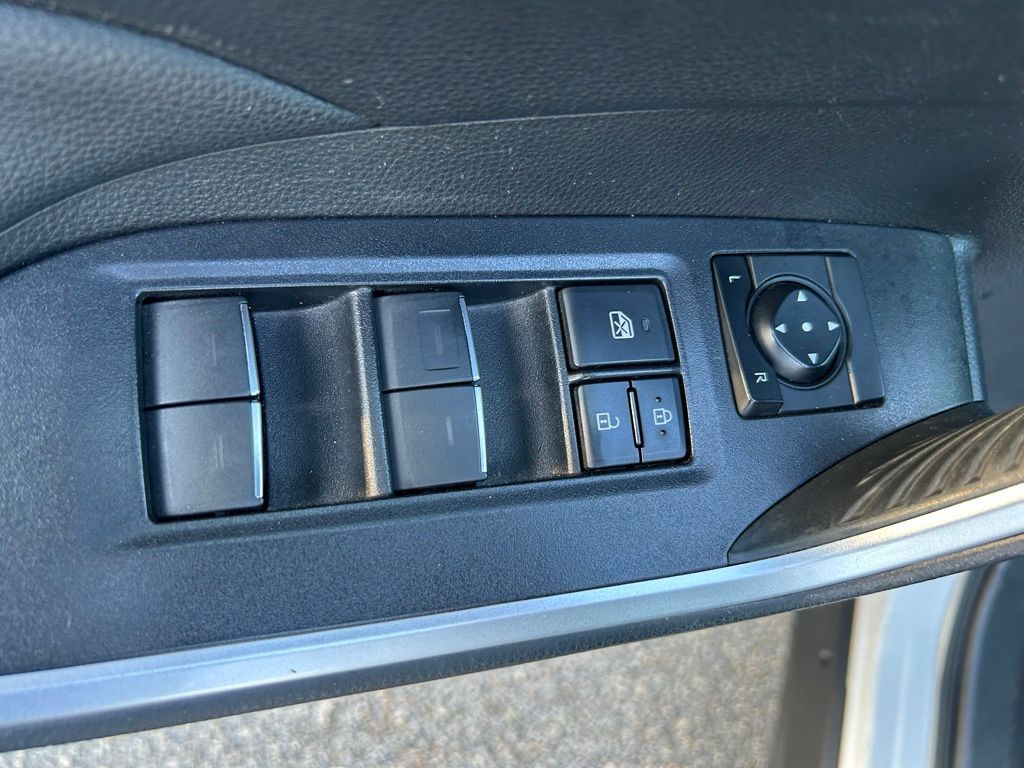 Thumbnail: 2023 Toyota RAV4 - 17