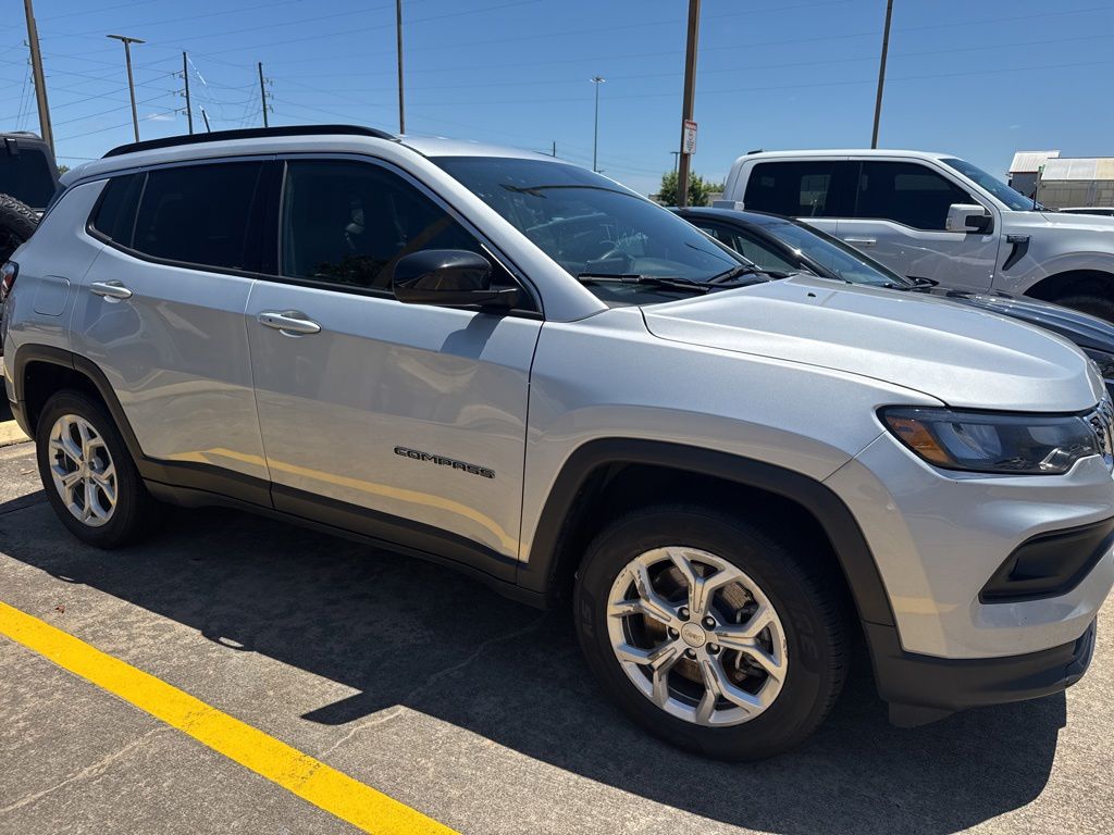 2024 Jeep Compass Latitude 4X4's photo