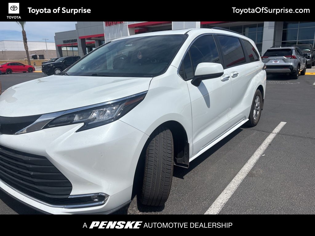 Thumbnail: 2022 Toyota Sienna - 1