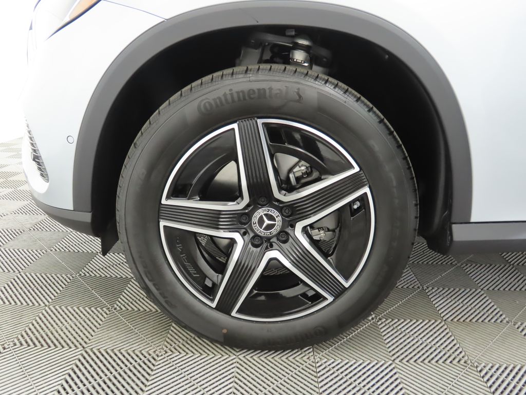 Thumbnail: 2026 Mercedes-Benz GLC - 32