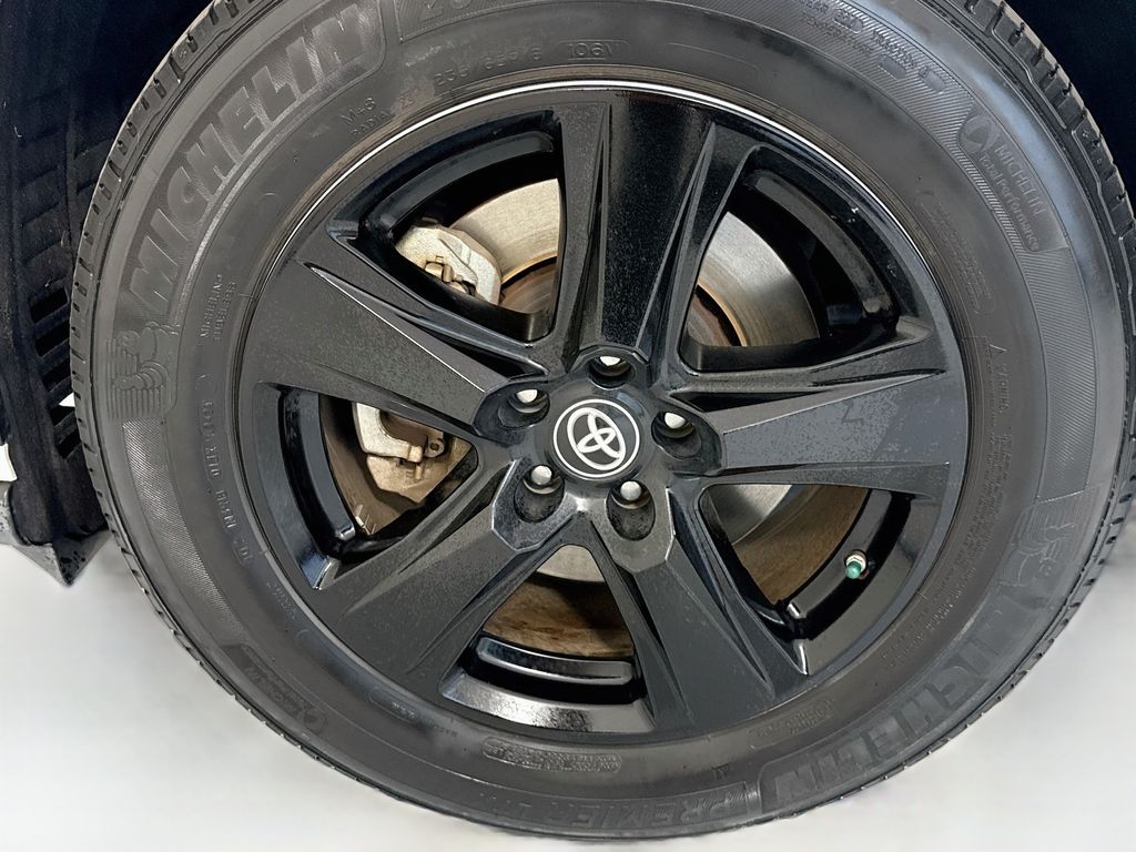 Thumbnail: 2021 Toyota Highlander - 31