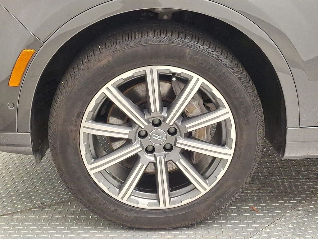 Thumbnail: 2019 Audi Q7 - 8