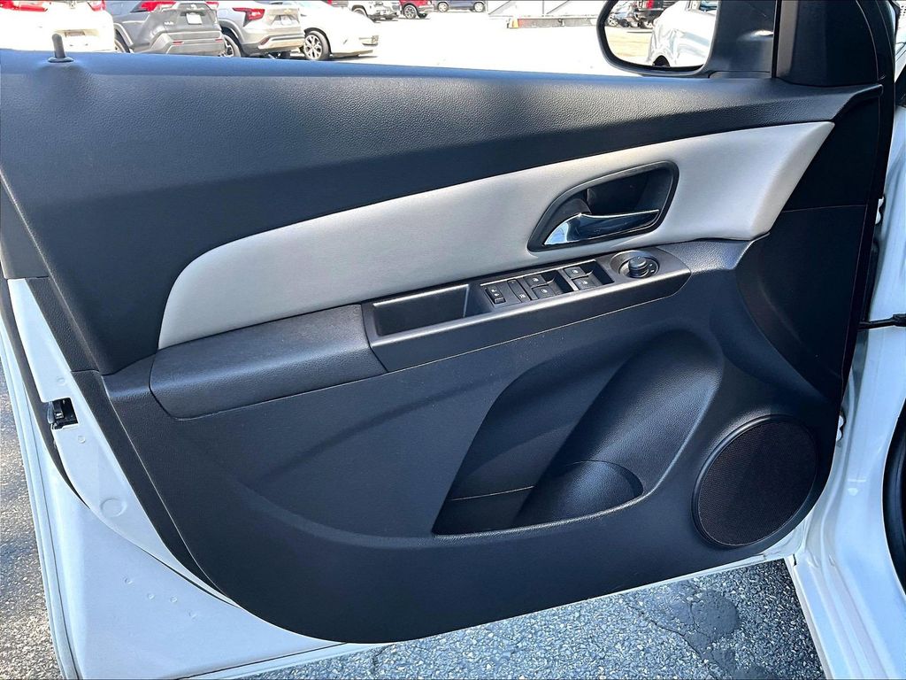 2016 Chevrolet Cruze Limited — photo 9