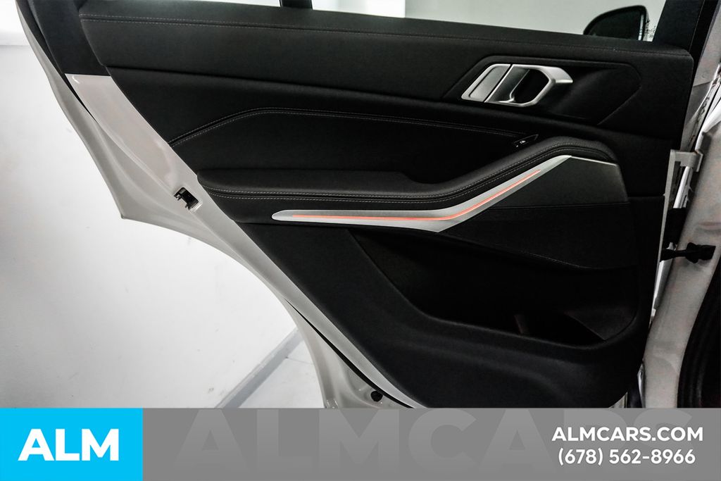 Used 2022 White BMW xDrive40i image 55