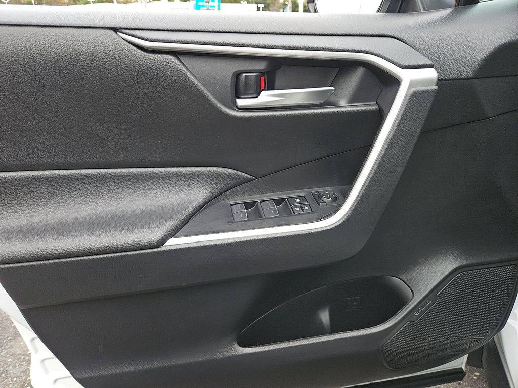 Thumbnail: 2024 Toyota RAV4 - 13