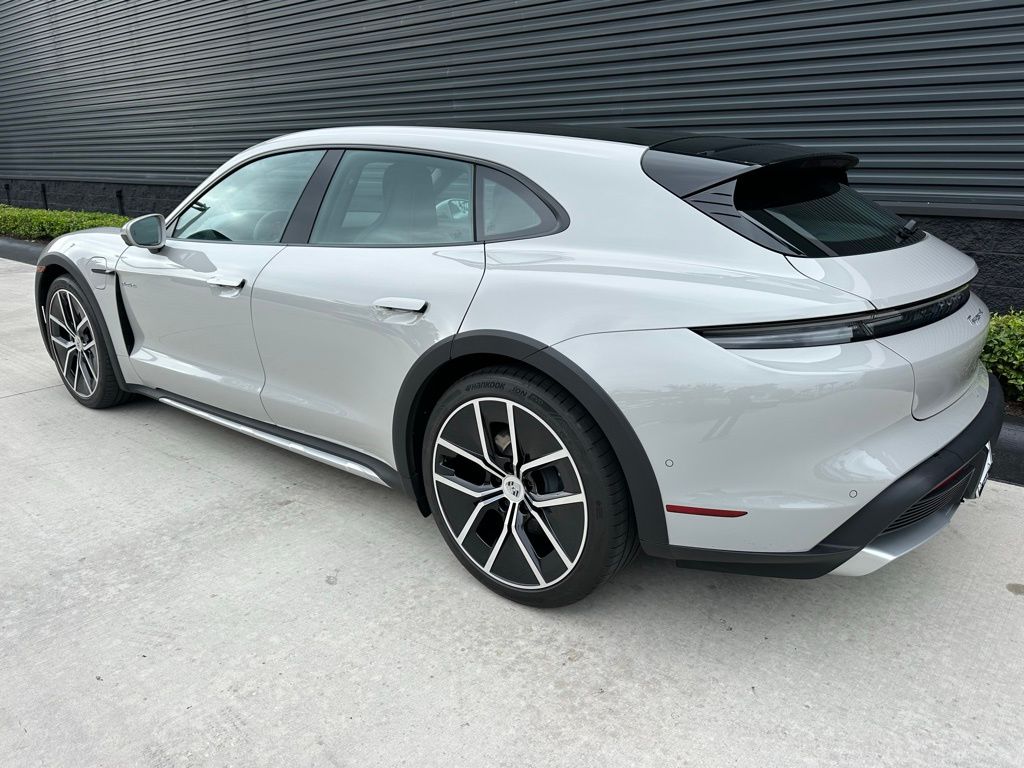 Thumbnail: 2025 Porsche Taycan - 3