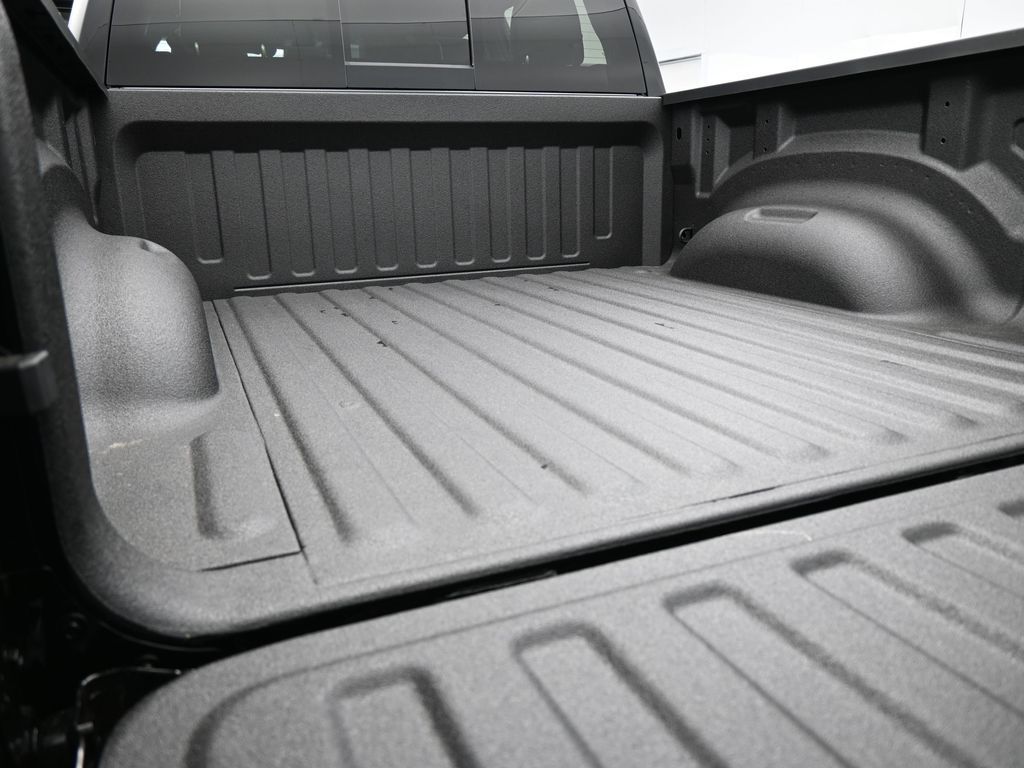 New 2026 Diamond Black Crystal Pearlcoat Ram Limited image 35