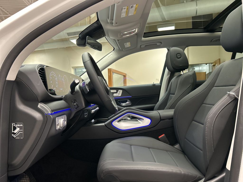 Thumbnail: 2025 Mercedes-Benz GLE - 12