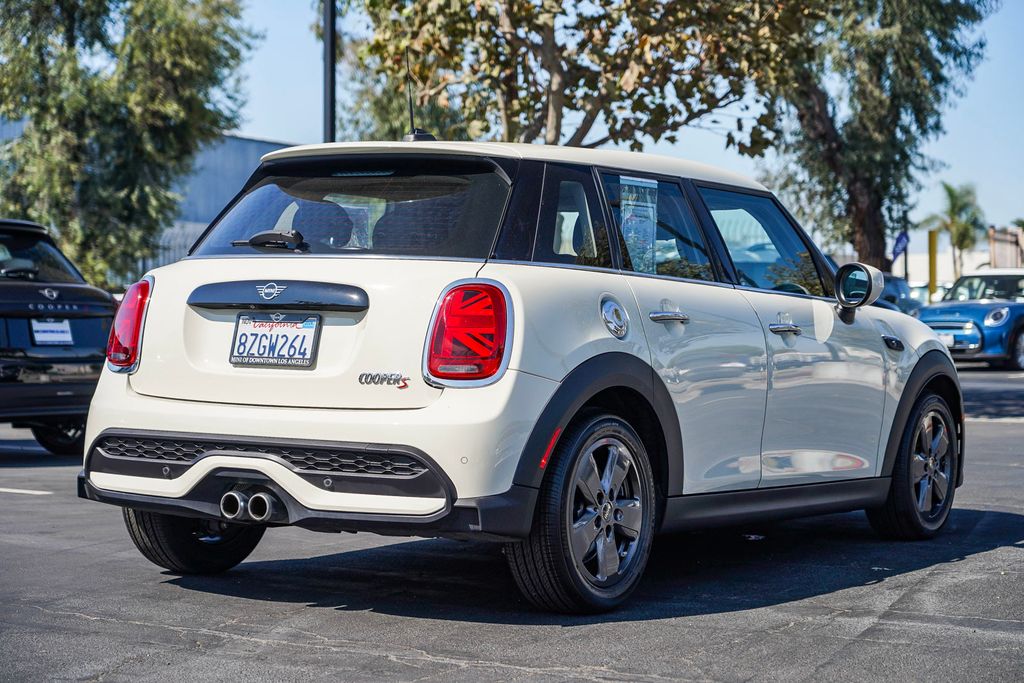 2022 MINI Cooper S Signature 8