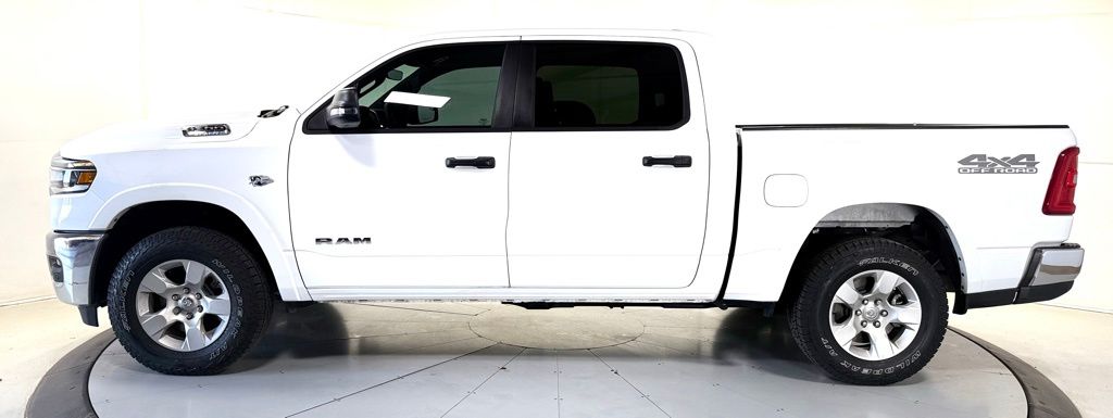 Used 2026 White Ram Big Horn/Lone Star image 7