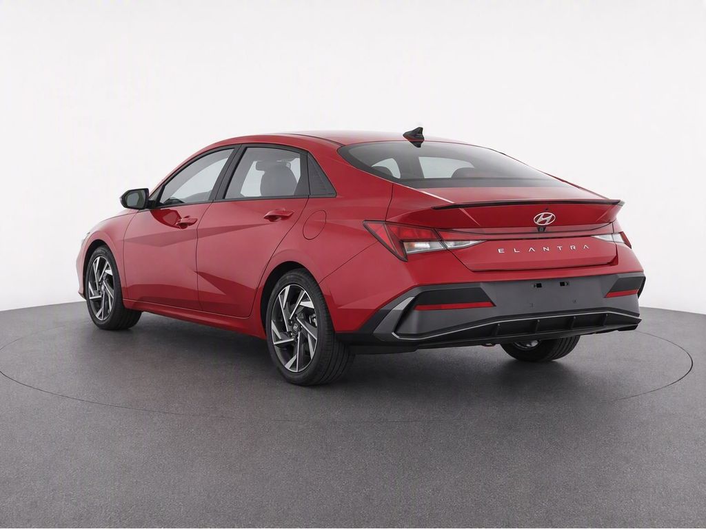 Used 2025 Red Hyundai SEL Sport image 4