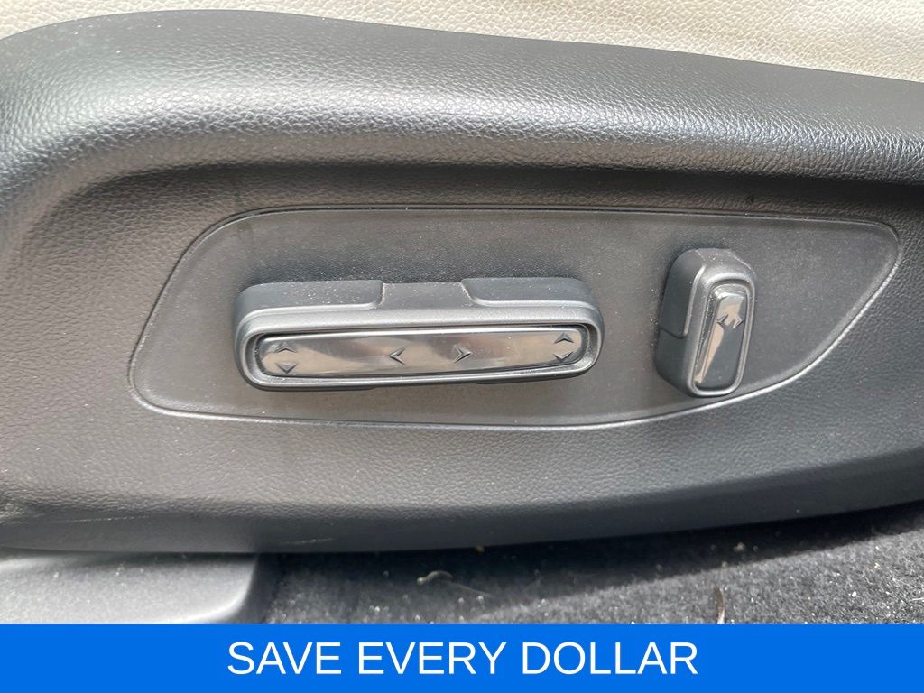 Used 2024 White Honda EX-L image 21