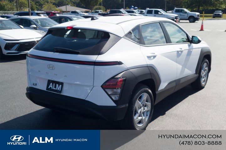 New 2026 White Hyundai SE image 6