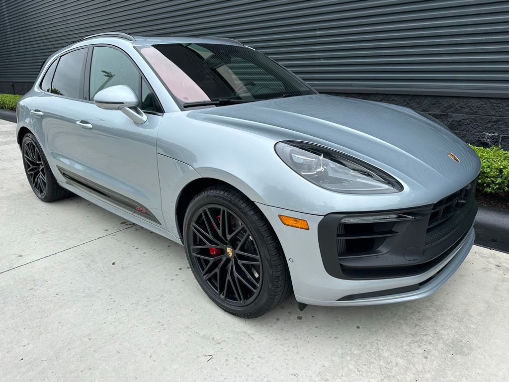 Thumbnail: 2025 Porsche Macan - 12