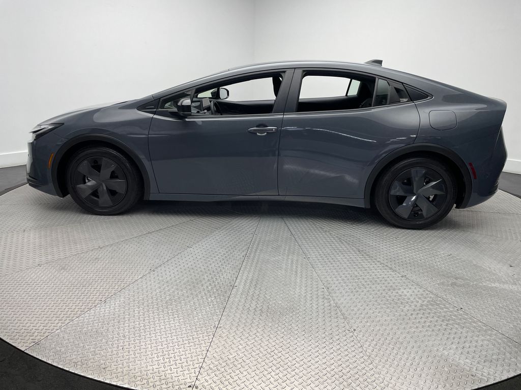 Thumbnail: 2024 Toyota Prius Prime - 8