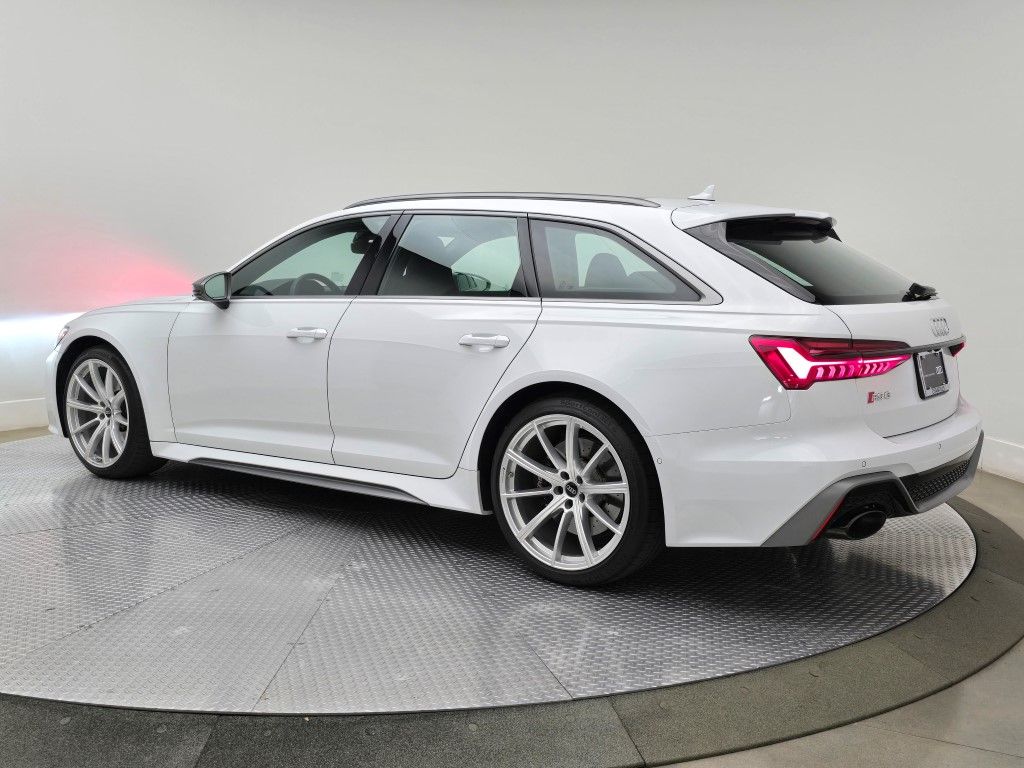 Thumbnail: 2024 Audi RS 6 - 10