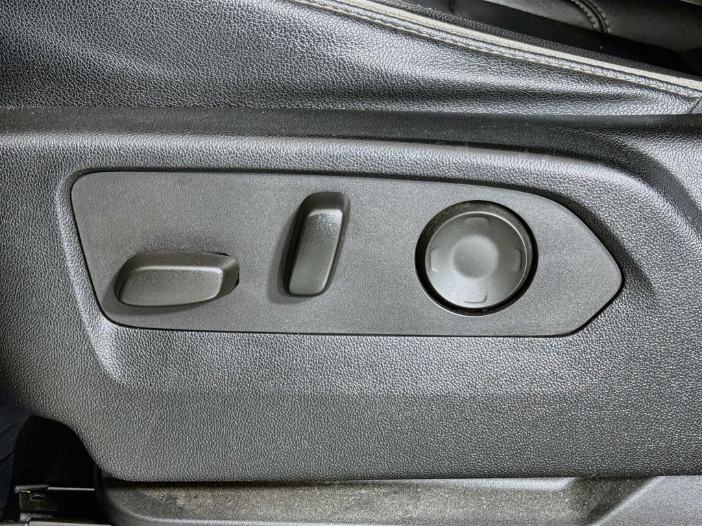 2021 GMC Yukon SLT - Photo 15