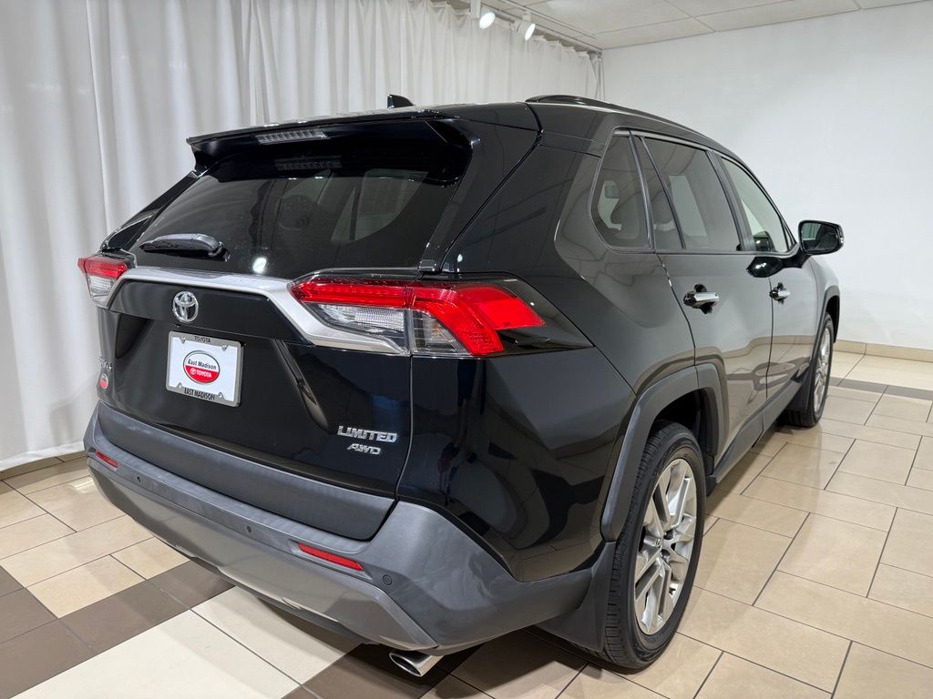 Thumbnail: 2019 Toyota RAV4 - 5
