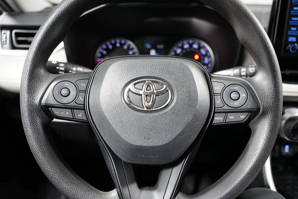 2021 Toyota RAV4 XLE 12