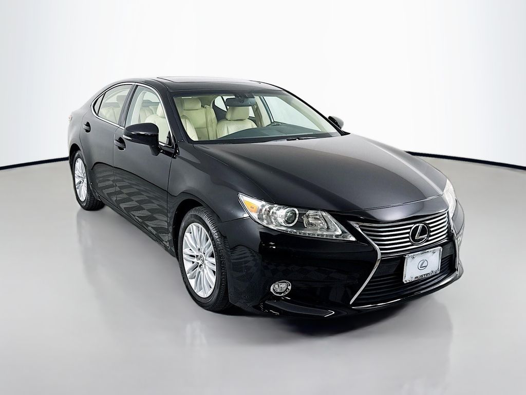 Thumbnail: 2014 Lexus ES - 3