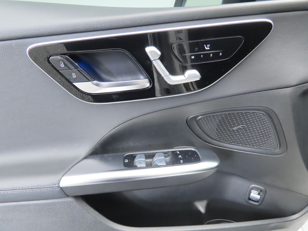 Thumbnail: 2023 Mercedes-Benz C-Class - 22