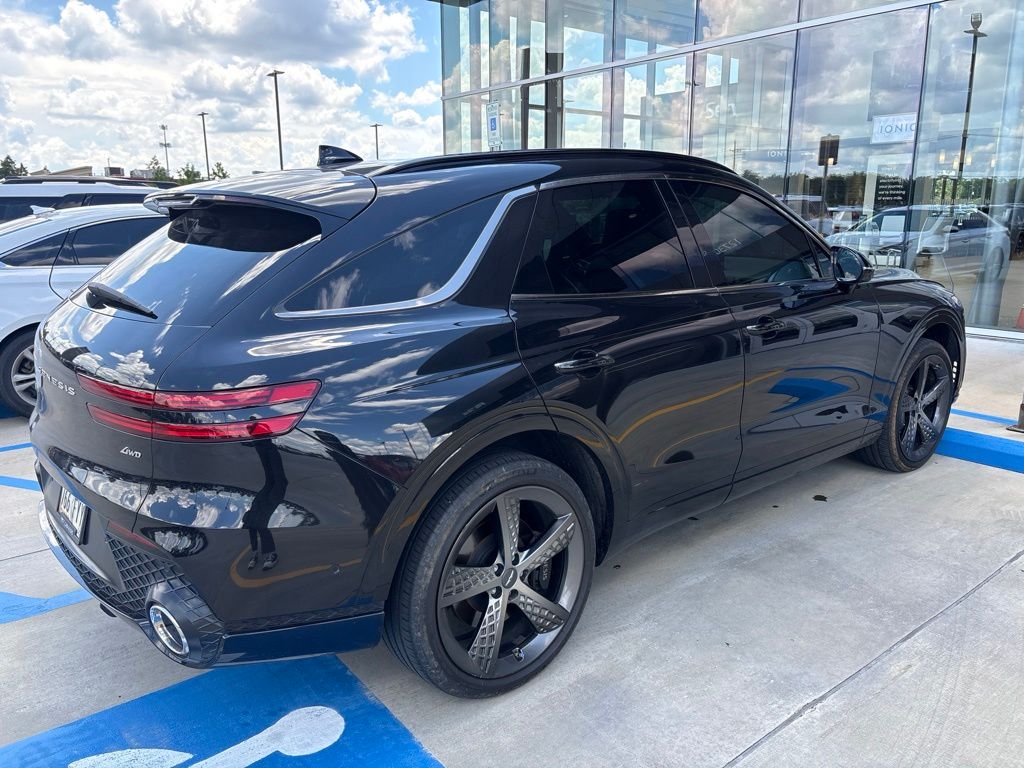 Used 2023 Black Genesis 2.5T image 3