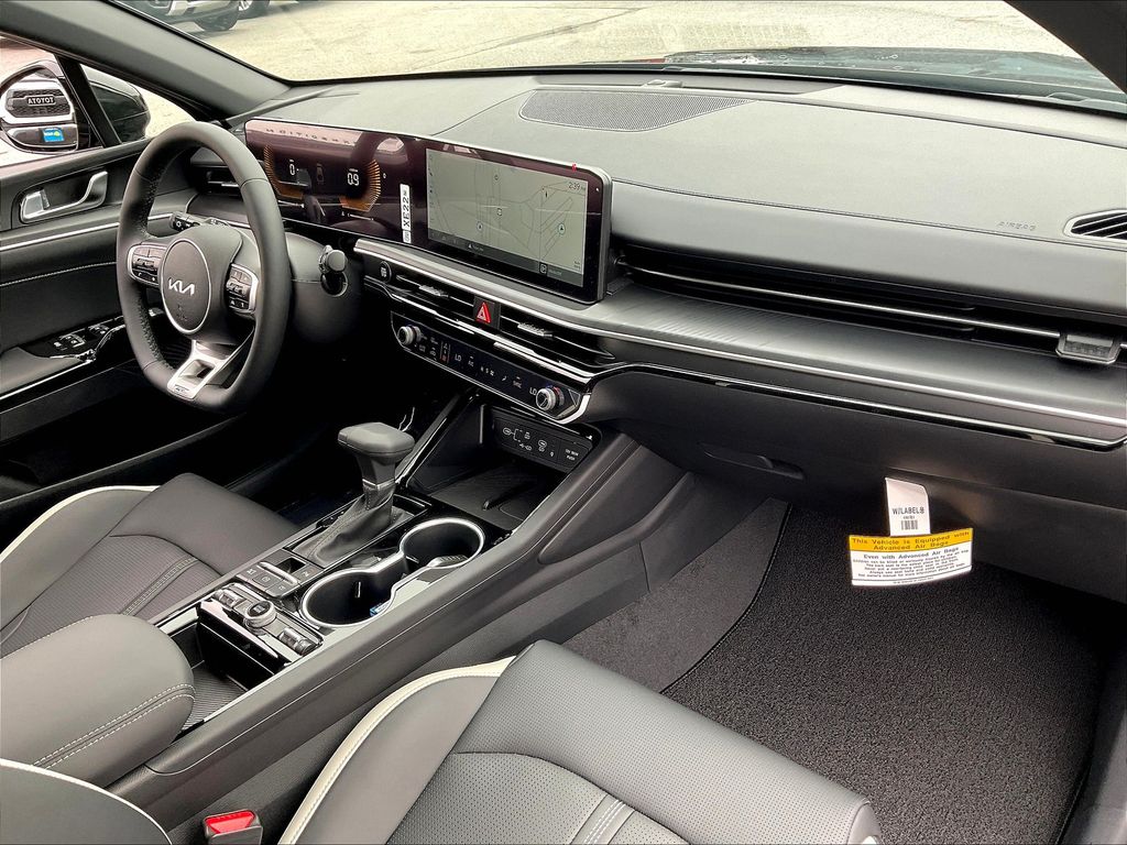 2026 Kia K5 — photo 9