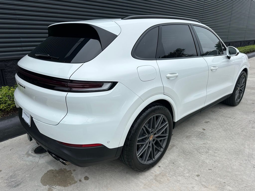 Thumbnail: 2025 Porsche Cayenne - 9
