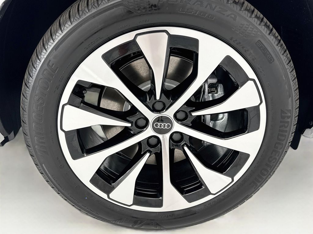Thumbnail: 2026 Audi Q3 - 31