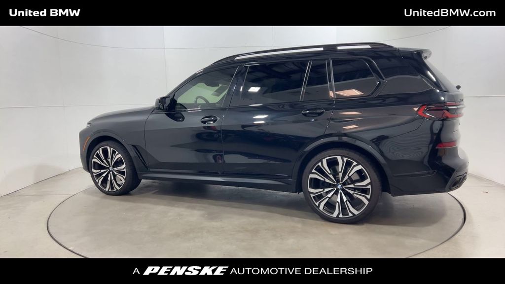 Thumbnail: 2023 BMW X7 - 6