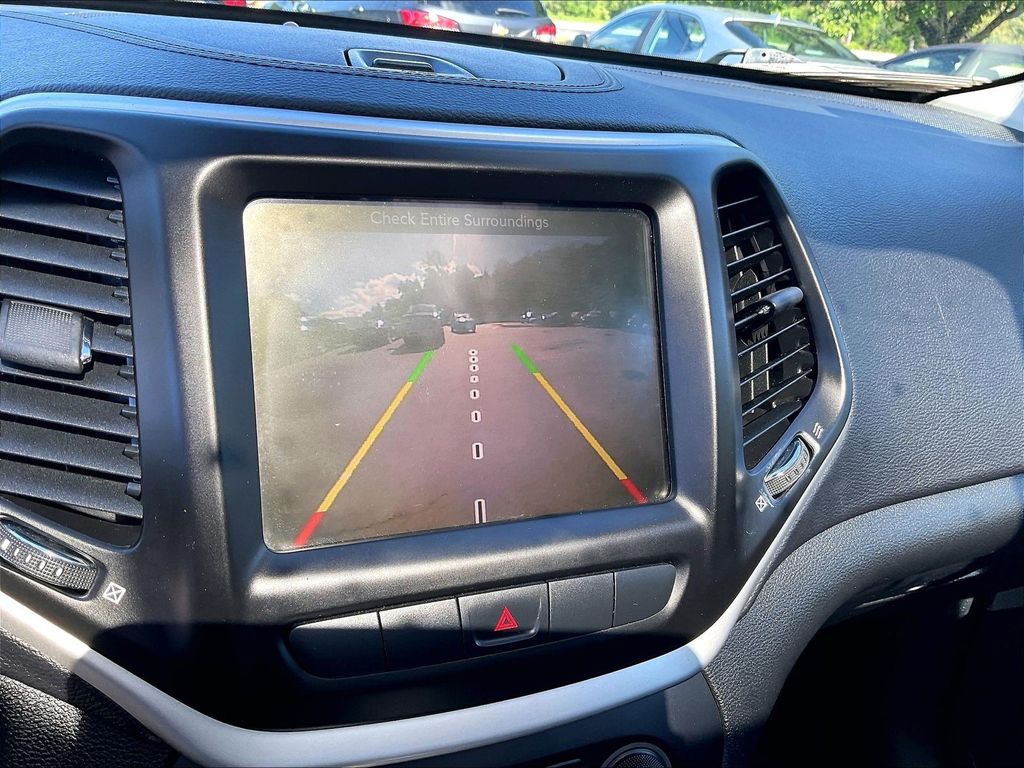 2014 Jeep Cherokee — photo 16