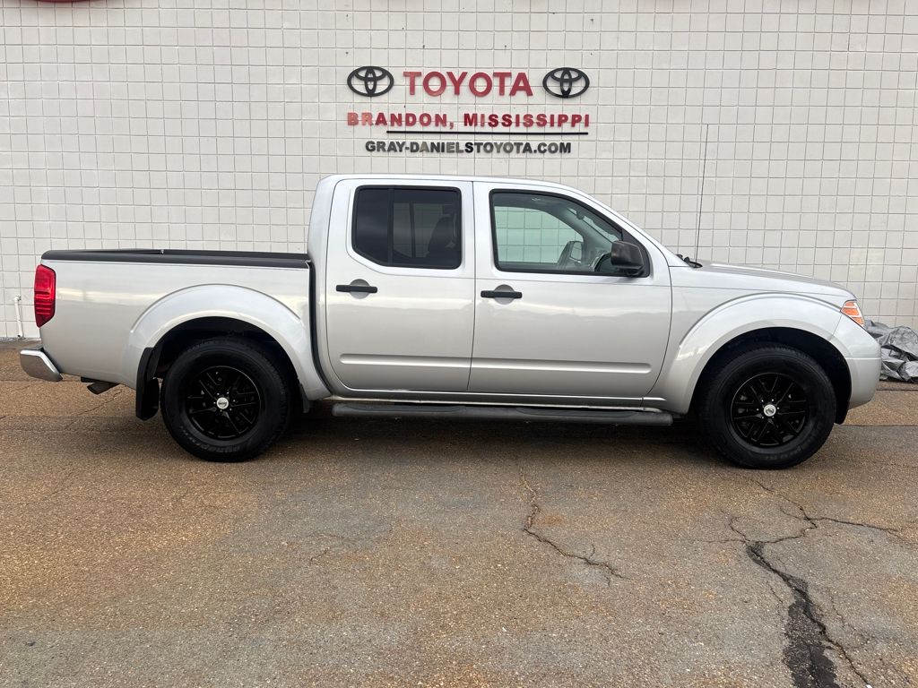 2019 Nissan Frontier SV's photo