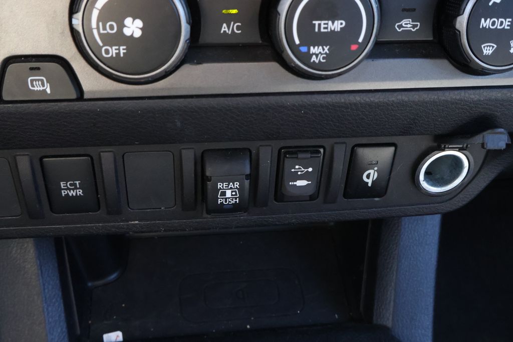 Thumbnail: 2019 Toyota Tacoma - 23