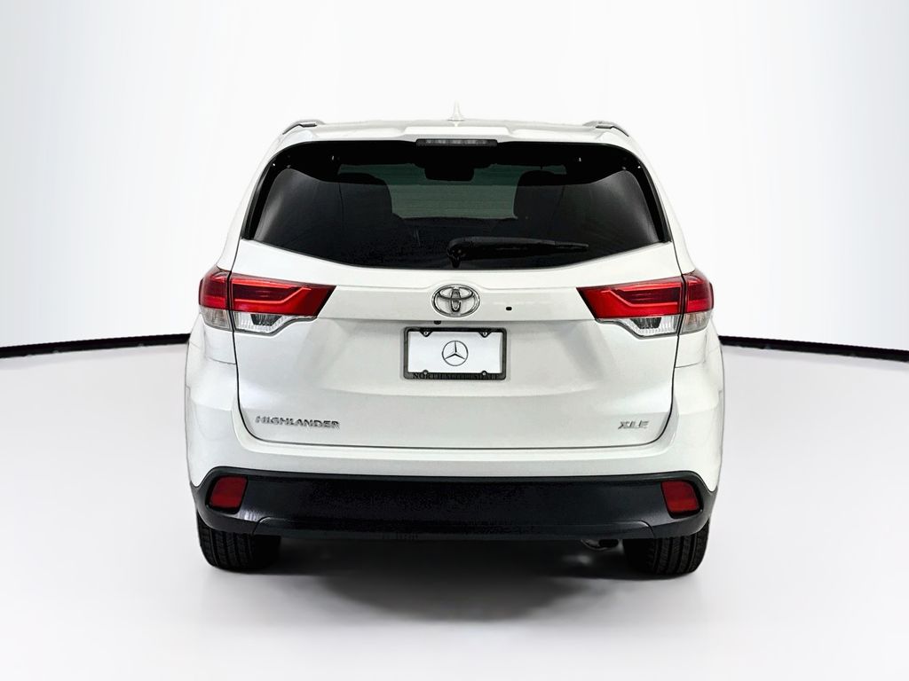 Thumbnail: 2019 Toyota Highlander - 6