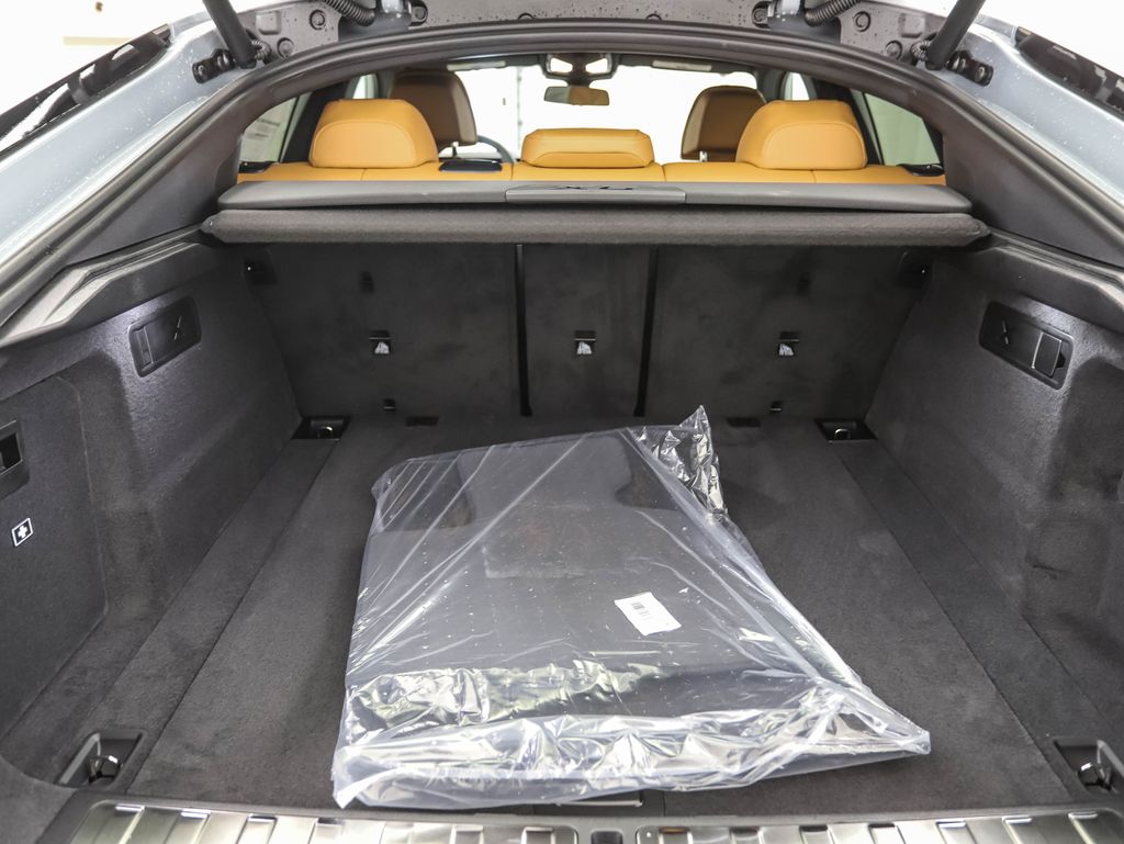 Thumbnail: 2026 BMW X6 - 23