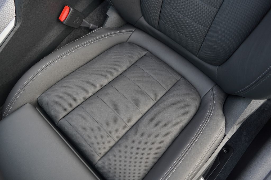 Thumbnail: 2026 BMW 4 Series - 14