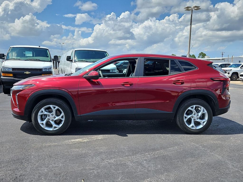 View vehicle photo 3