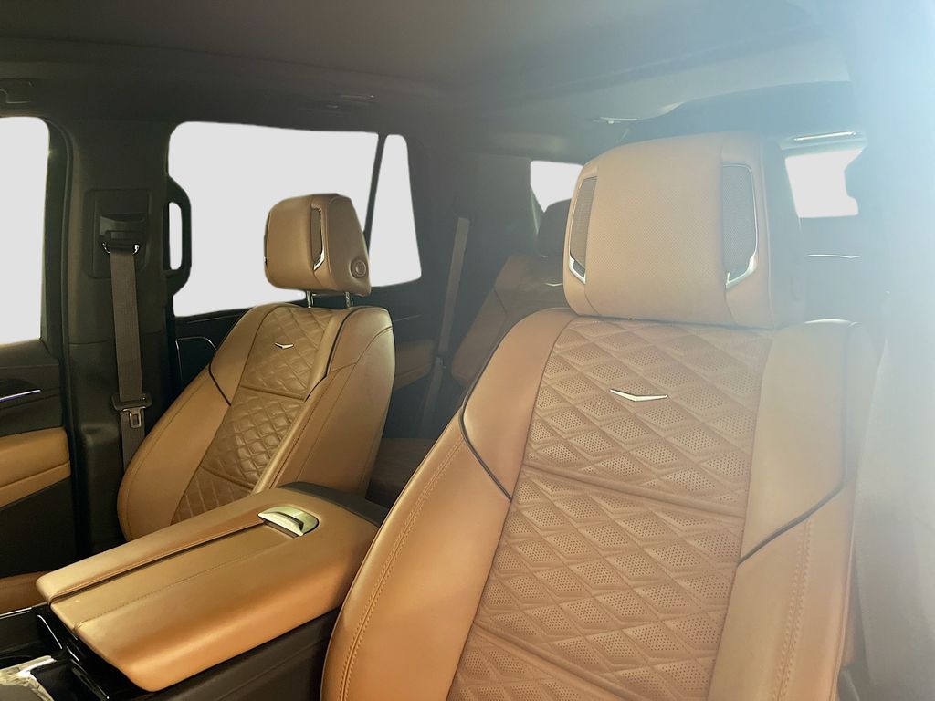 Used 2023 Silver Cadillac Premium Luxury image 20