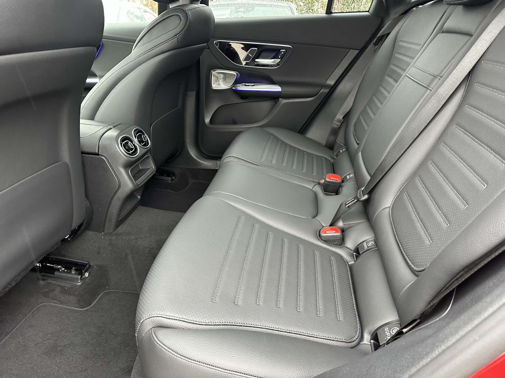 2025 Mercedes-Benz GLC 300 22