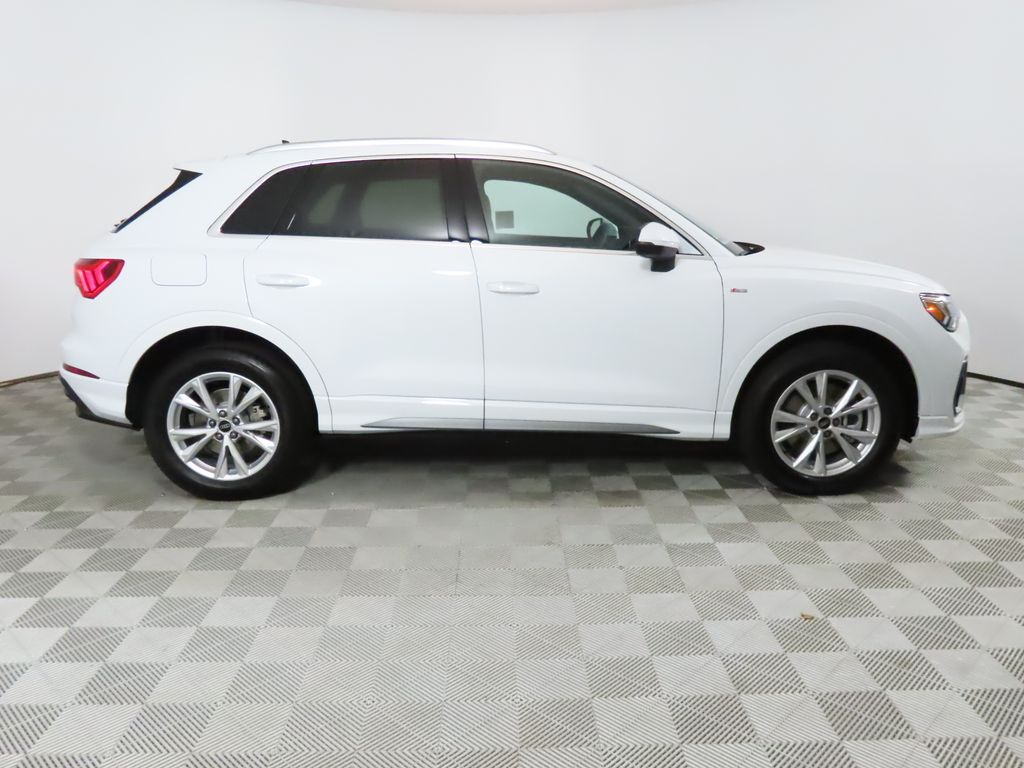 Thumbnail: 2025 Audi Q3 - 6