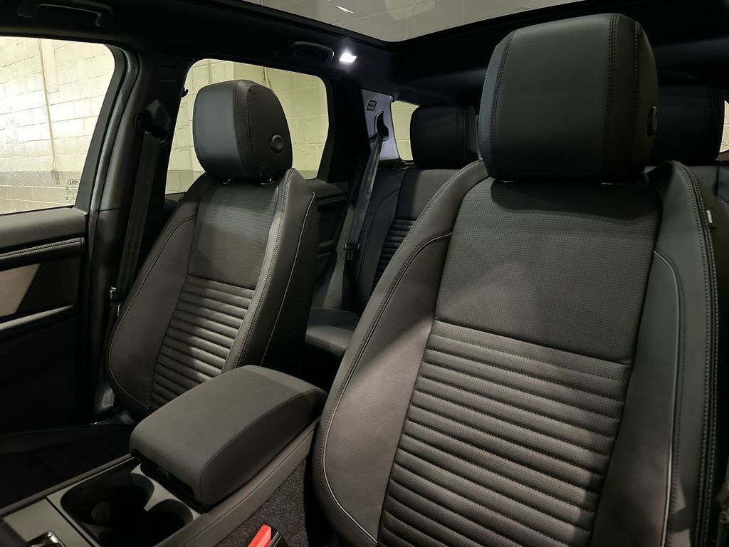 Thumbnail: 2026 Land Rover Discovery Sport - 10