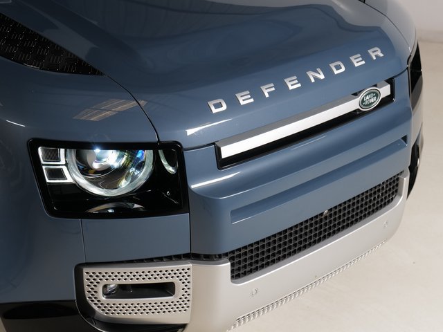 Used 2025 Blue Land Rover S image 30