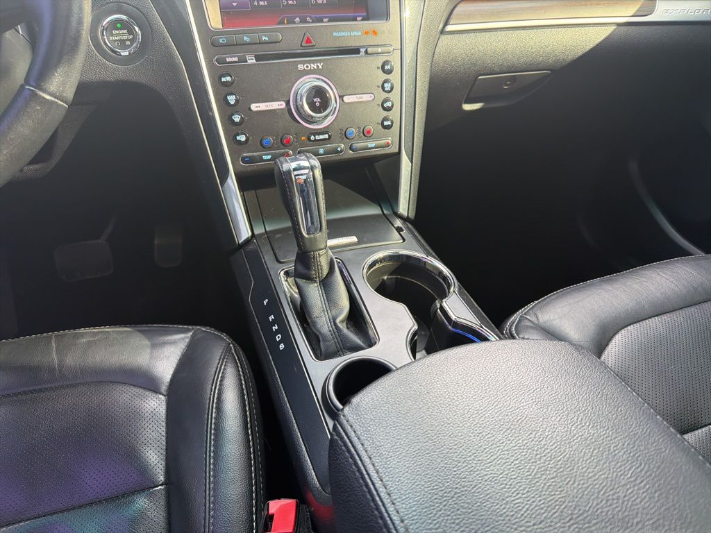 Thumbnail: 2016 Ford Explorer - 17