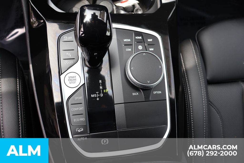 Used 2025 Black BMW xDrive30i image 33