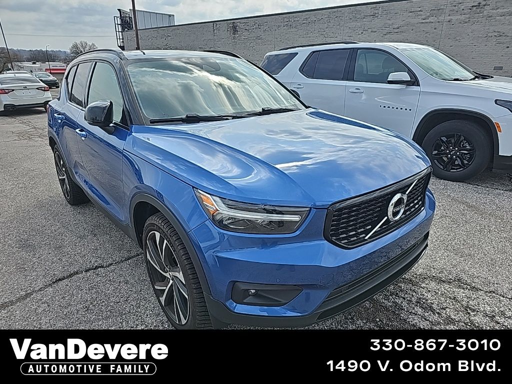 Blue Metallic 2020 Volvo XC40 T5 R-Design AWD SUV / Crossover All-Wheel Drive Automatic