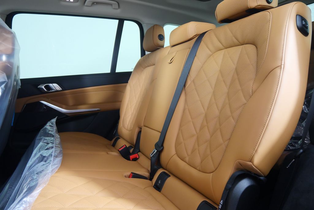 2026 BMW X7 xDrive40i 15