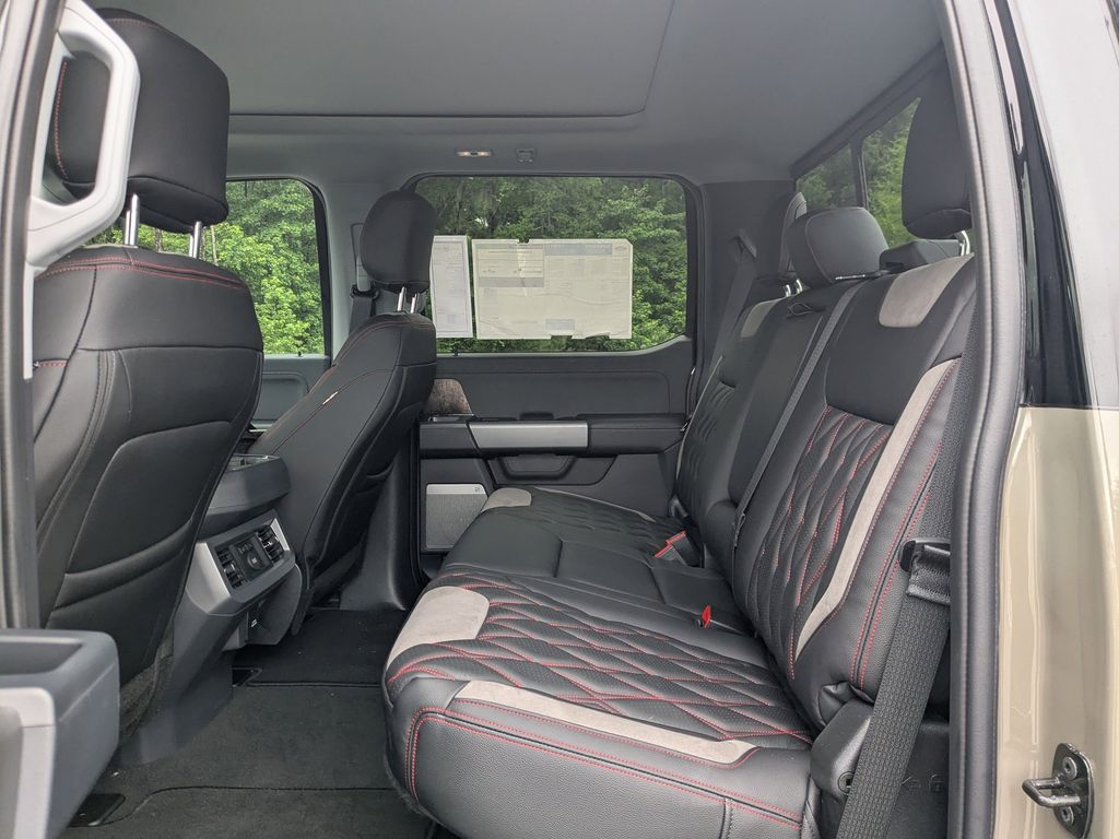 2026 Ford F-250 Super Duty Black Widow